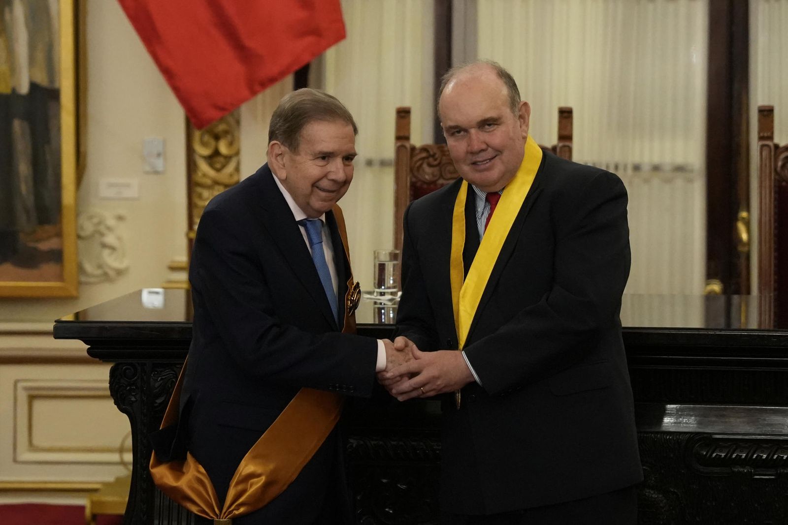 González Urrutia es homenajeado en Lima, Perú