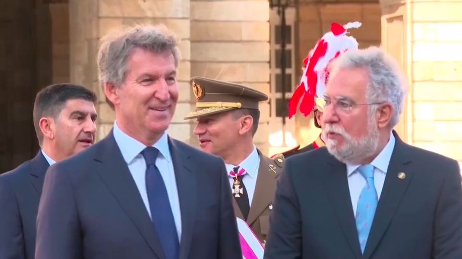 Feijóo asiste en Santiago a la ofrenda al Apóstol en el Día de Galicia