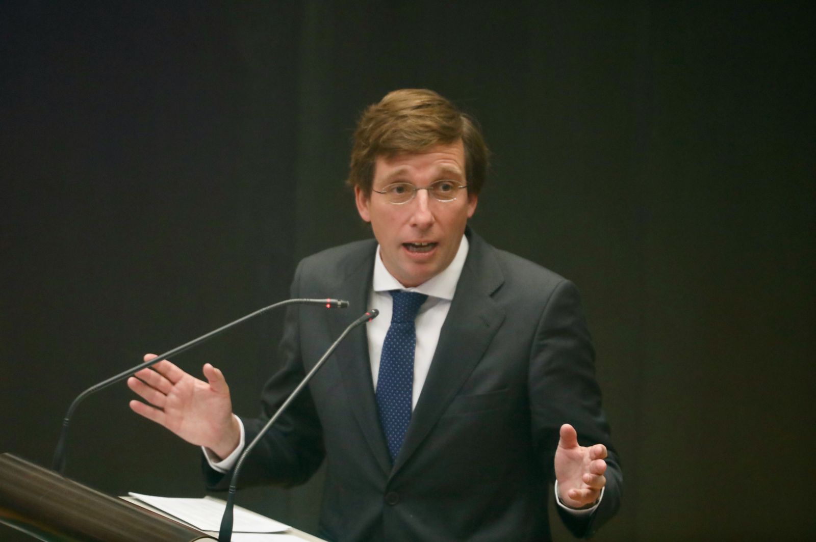 Almeida saluda el mensaje del rey subrayando el "respeto, reconocimiento y lealtad a la Constitución"
