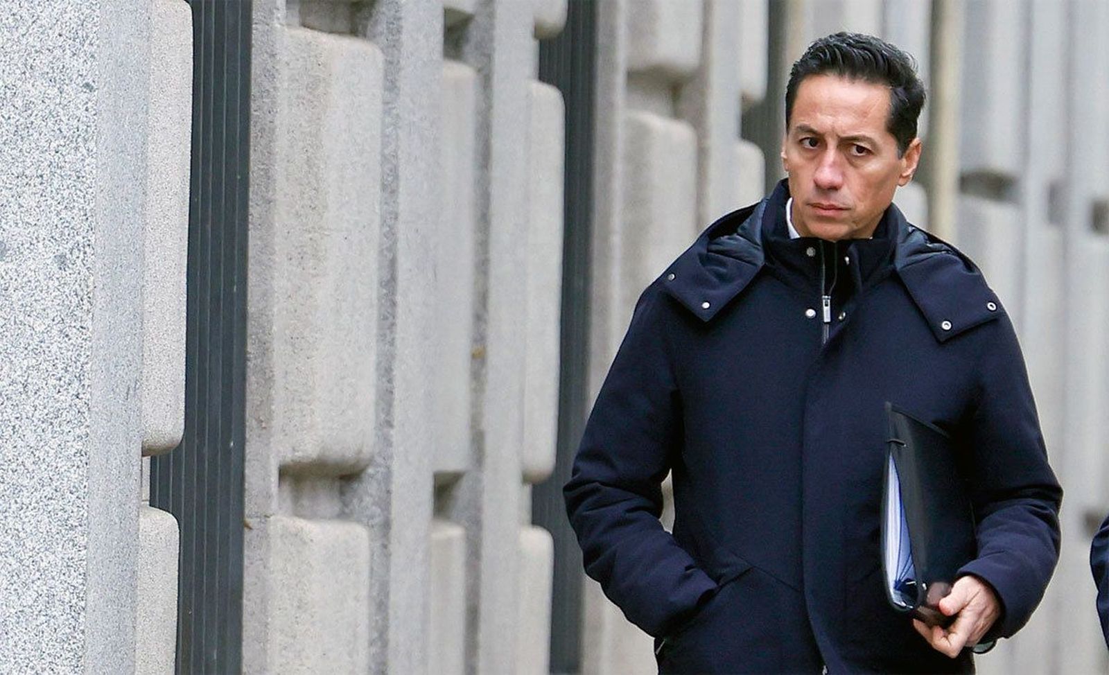 El Supremo prohíbe salir del país a un excargo de Acciona por los amaños de obra del 'caso Koldo'