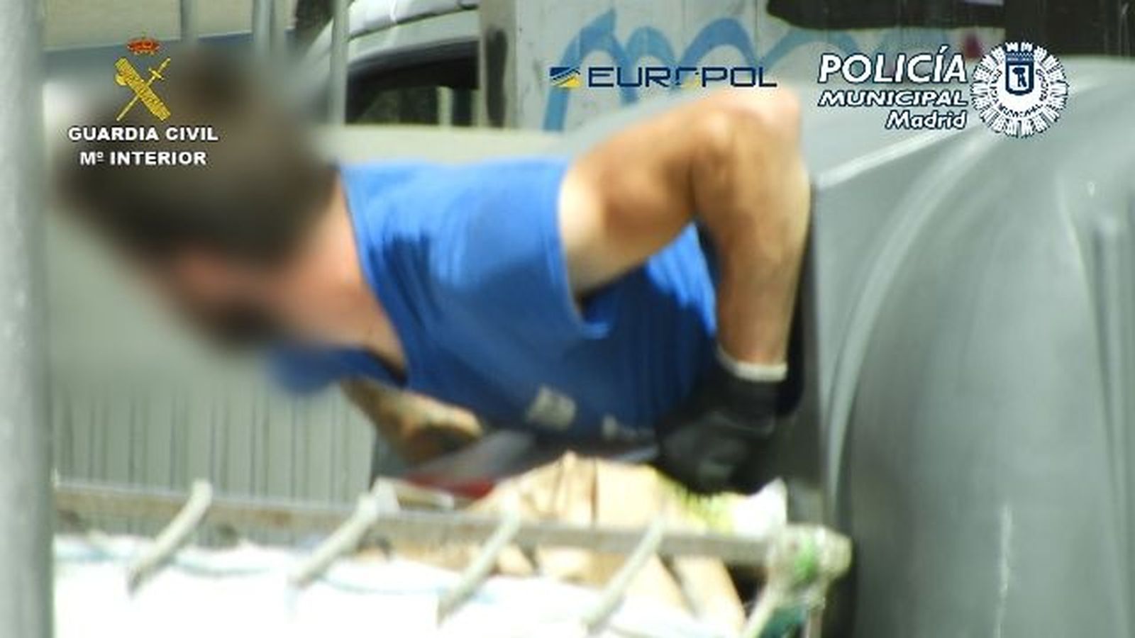 Hasta 42 personas detenidas o investigadas por robar cartón en Madrid para llevarlo a Asia