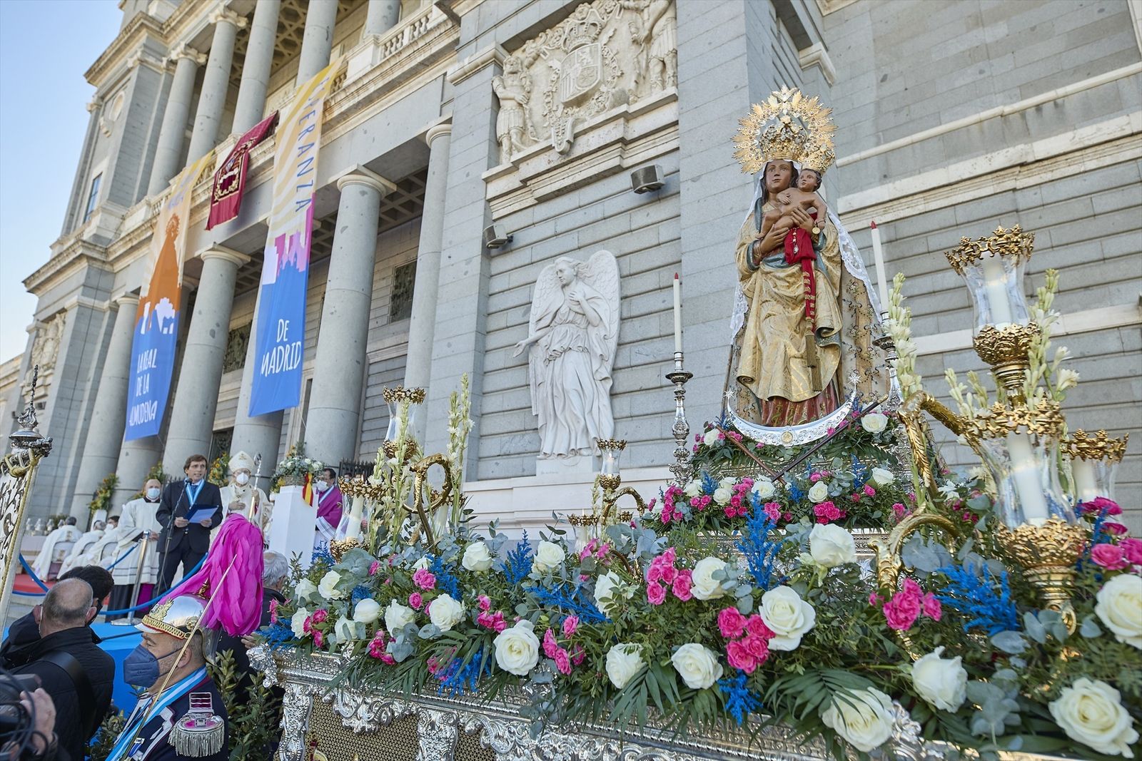 Salida en procesión de la Virgen de La Almudena