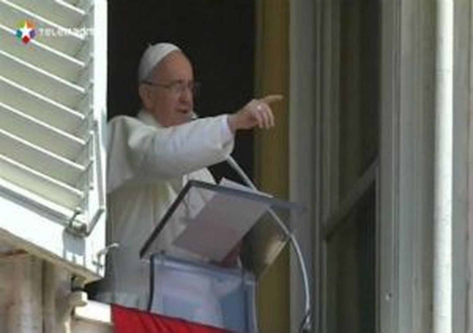 El Papa pide a los fieles que recen por su viaje de mañana a Río de Janeiro
