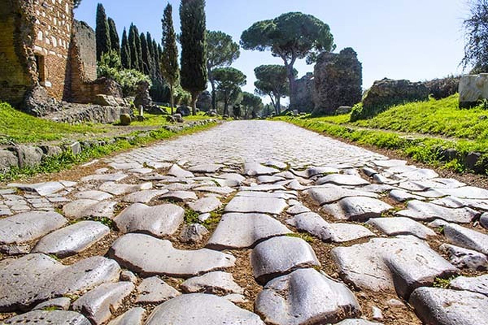La Vía Apia en Roma, declarada Patrimonio de la Humanidad por la UNESCO