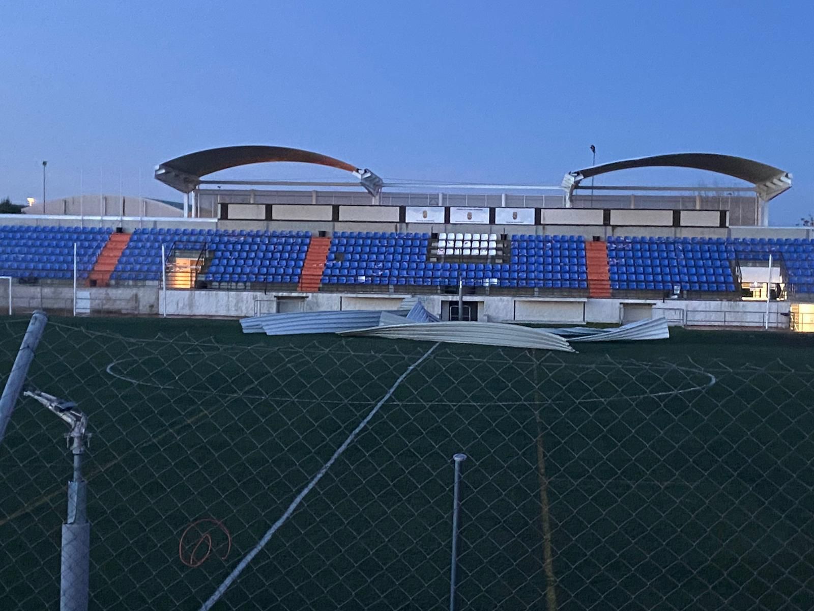 Estado en el que ha quedao el campo de fútbol de Alalpardo