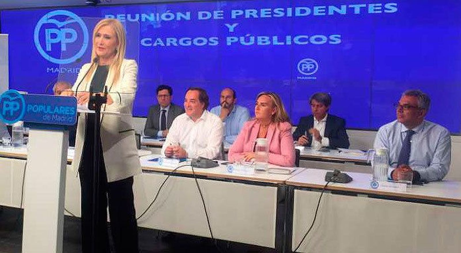 Cifuentes: Llamamiento a los constitucionalistas para la estabilidad política