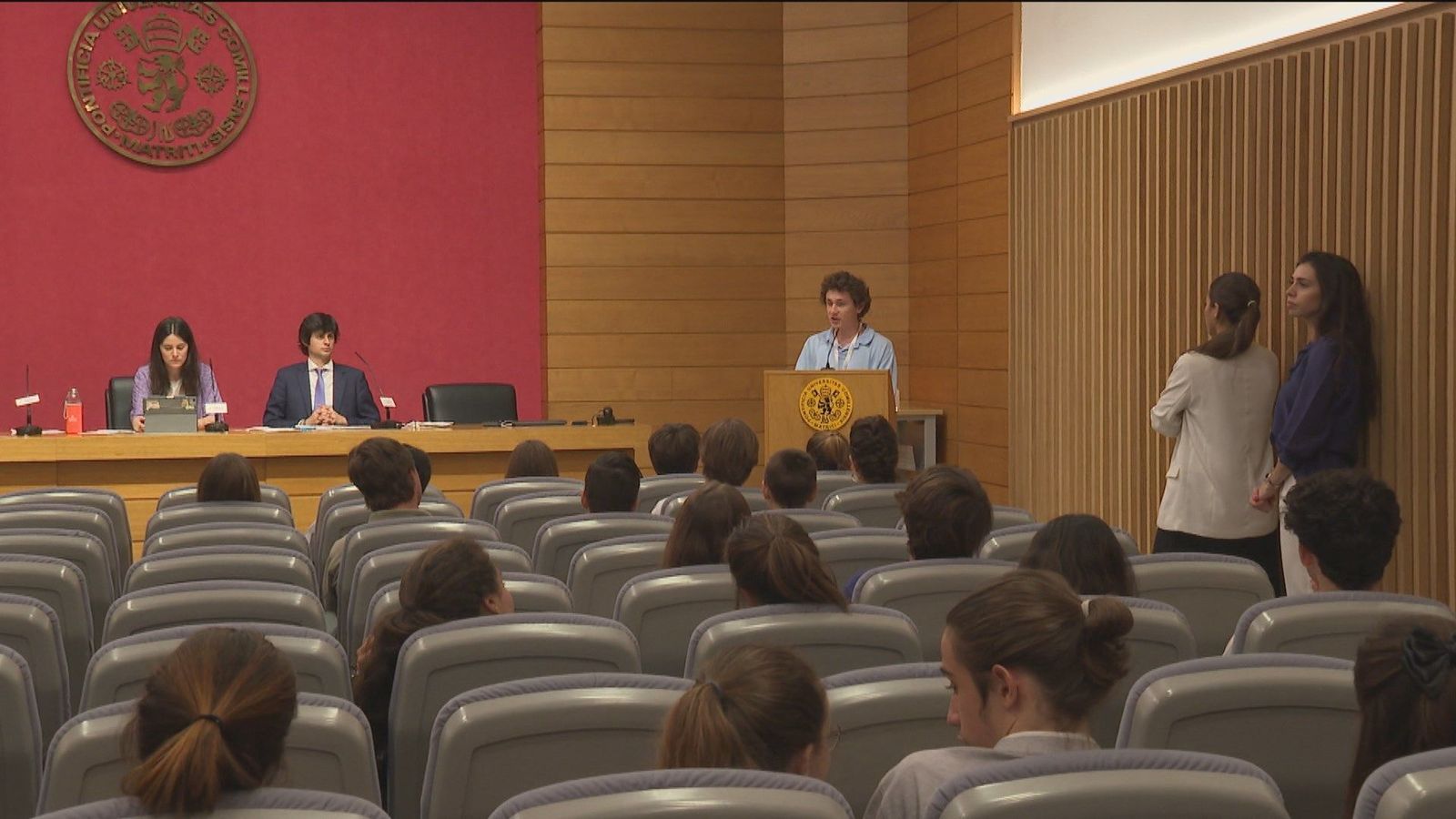 Si de mayor quieres ser abogado o juez (o político)... éste es tu campamento de verano