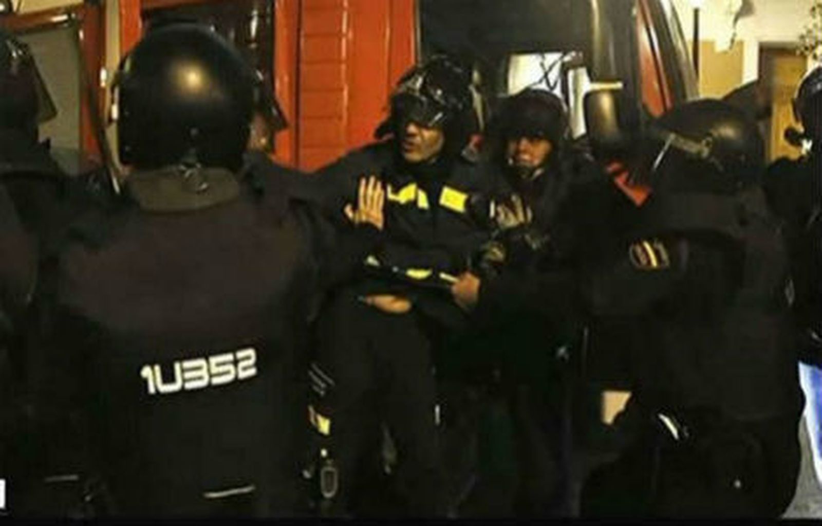 Incidente de los bomberos y antidisturbios