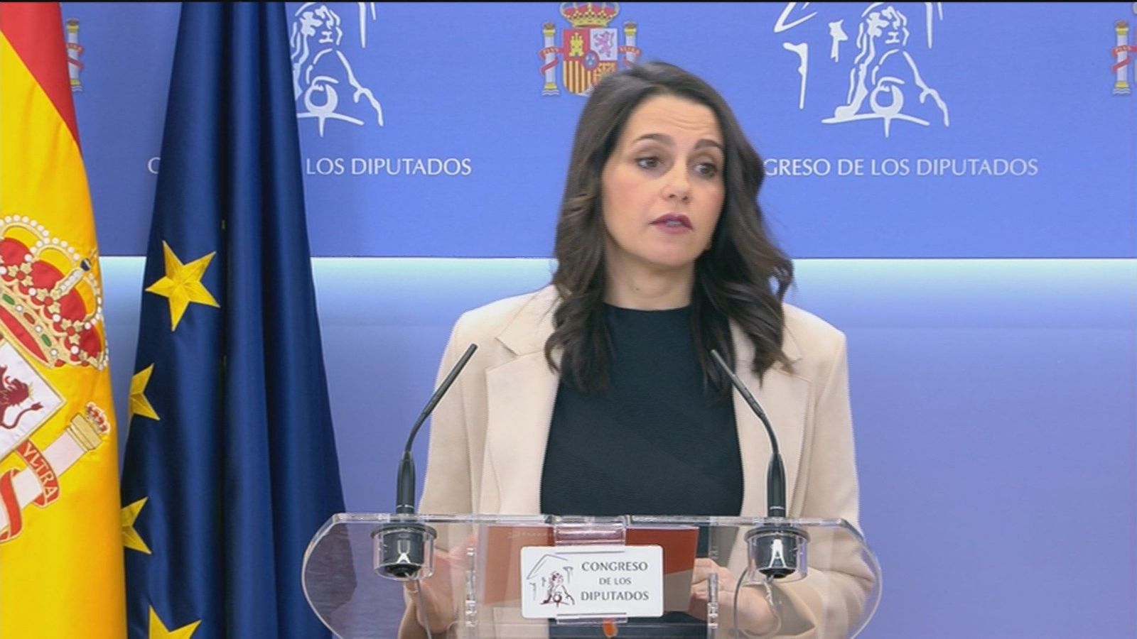 Arrimadas: "Los constitucionalistas tenemos "una obligación moral" ante el "Gobierno del insomnio" de PSOE y UP"