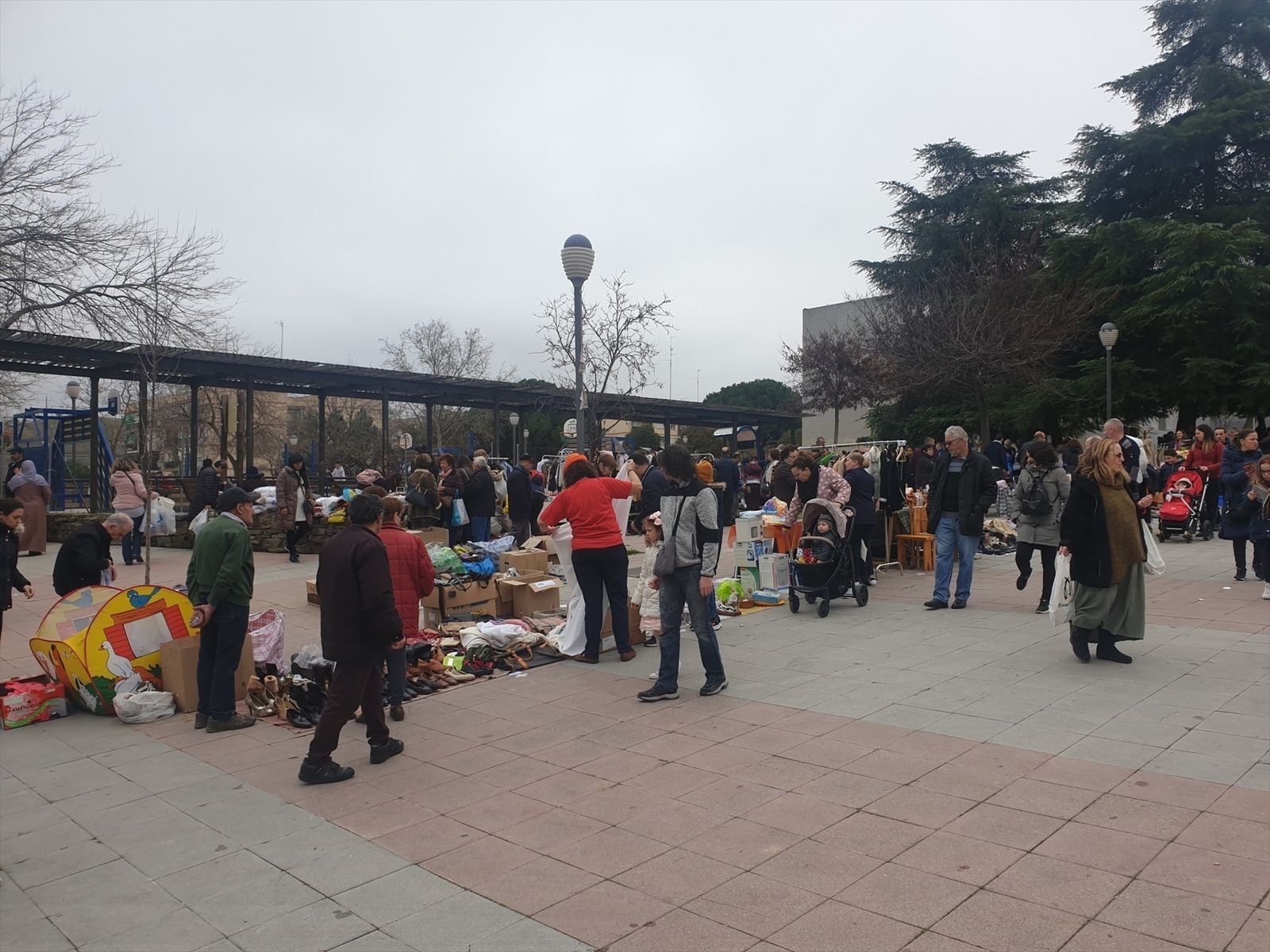 Coslada retoma la feria del Cambalache