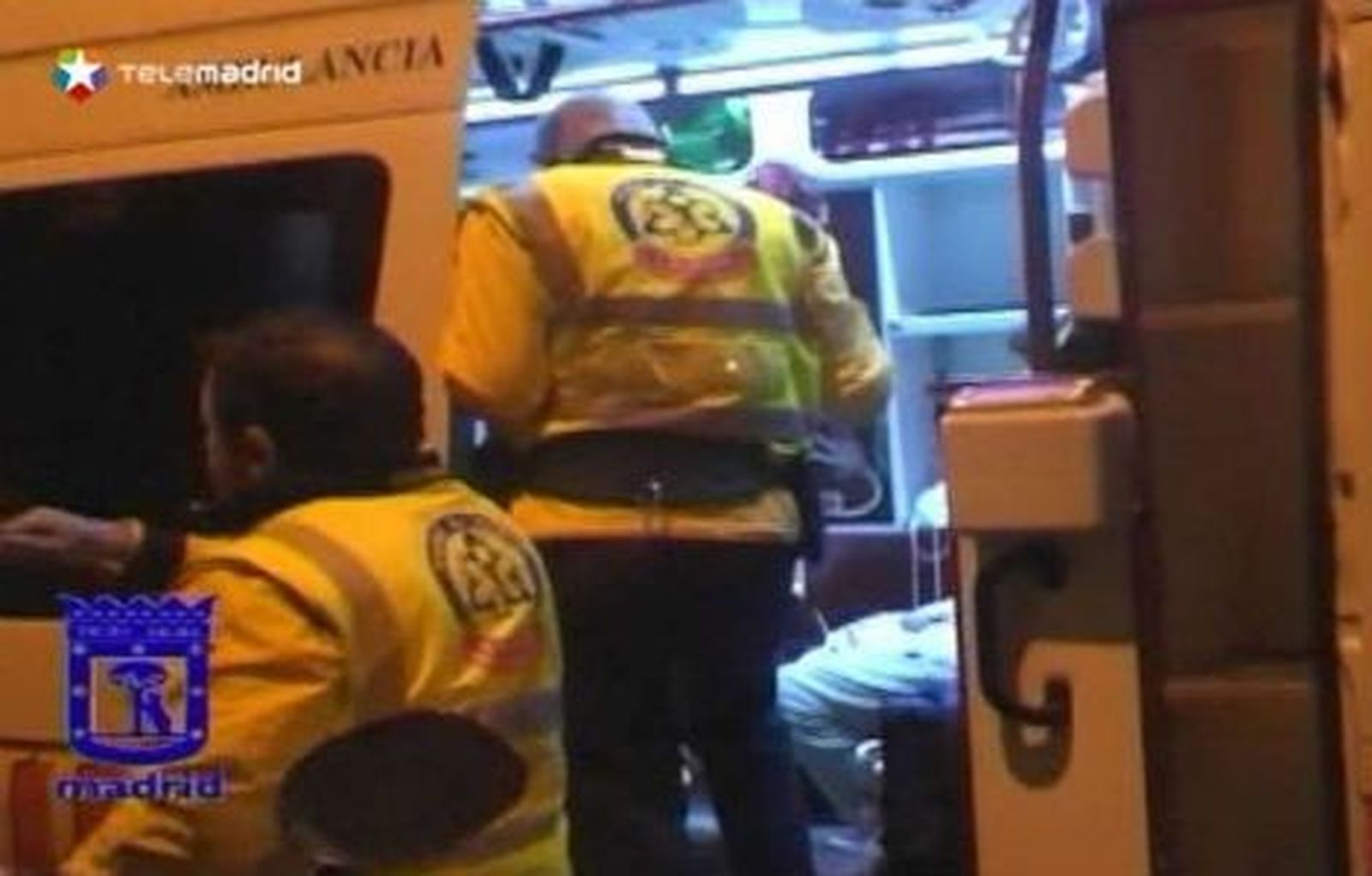 Un matrimonio intoxicado en el incendio de su vivienda en la calle Almirante