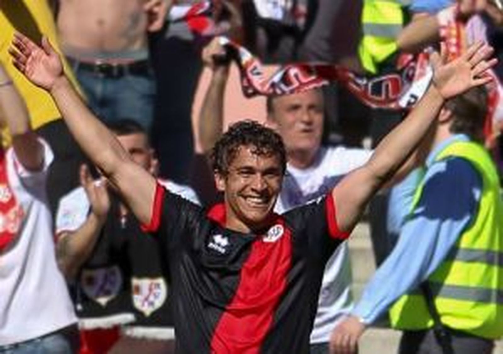 0-3. Un gran Rayo certifica su permanencia ante el Granada