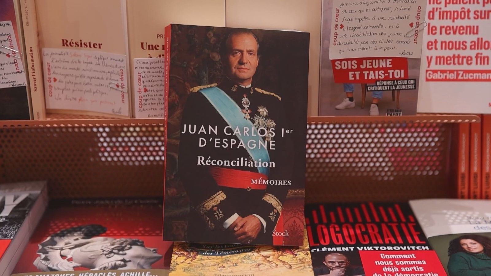 Don Juan Carlos llega a Galicia en plena polémica por la publicación de sus memorias
