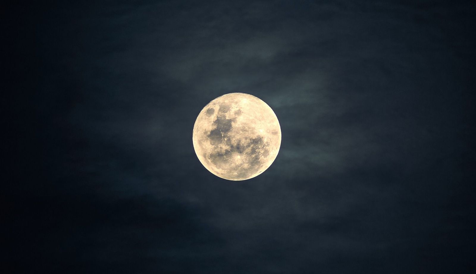 Este Halloween veremos la ‘luna azul’: ¿qué es y por qué ocurre?