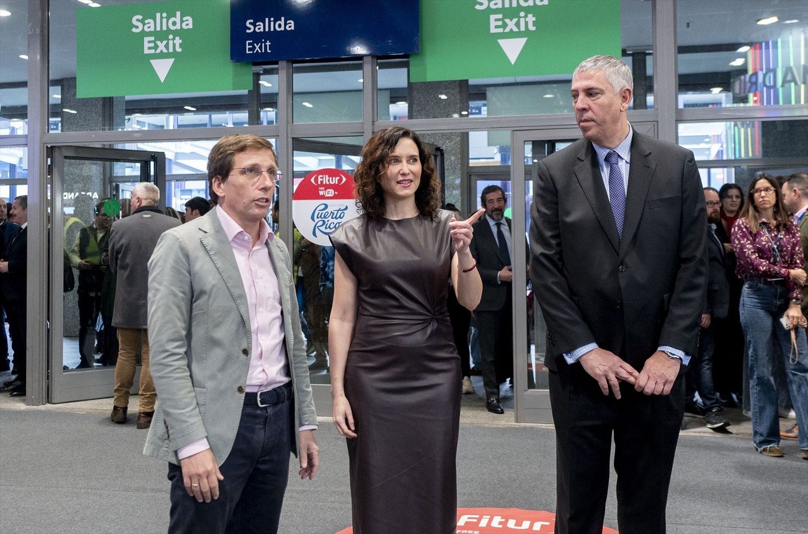 Ayuso y Almeida visitan Fitur por la celebración del Día de Madrid en la feria