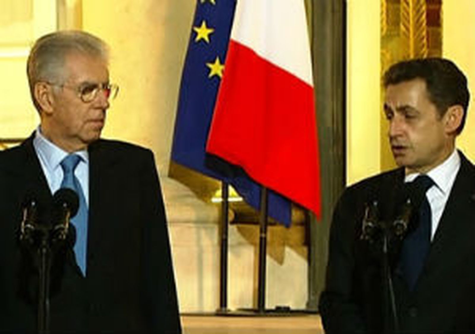 Monti y Sarkozy en Paris