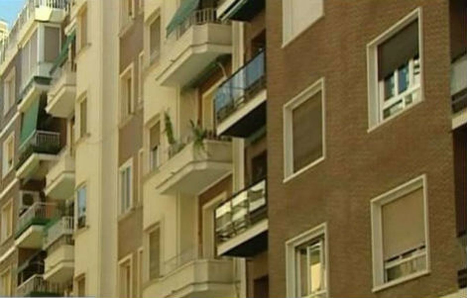El precio de la vivienda sigue sin tocar suelo y cae un 7,9 % hasta marzo
