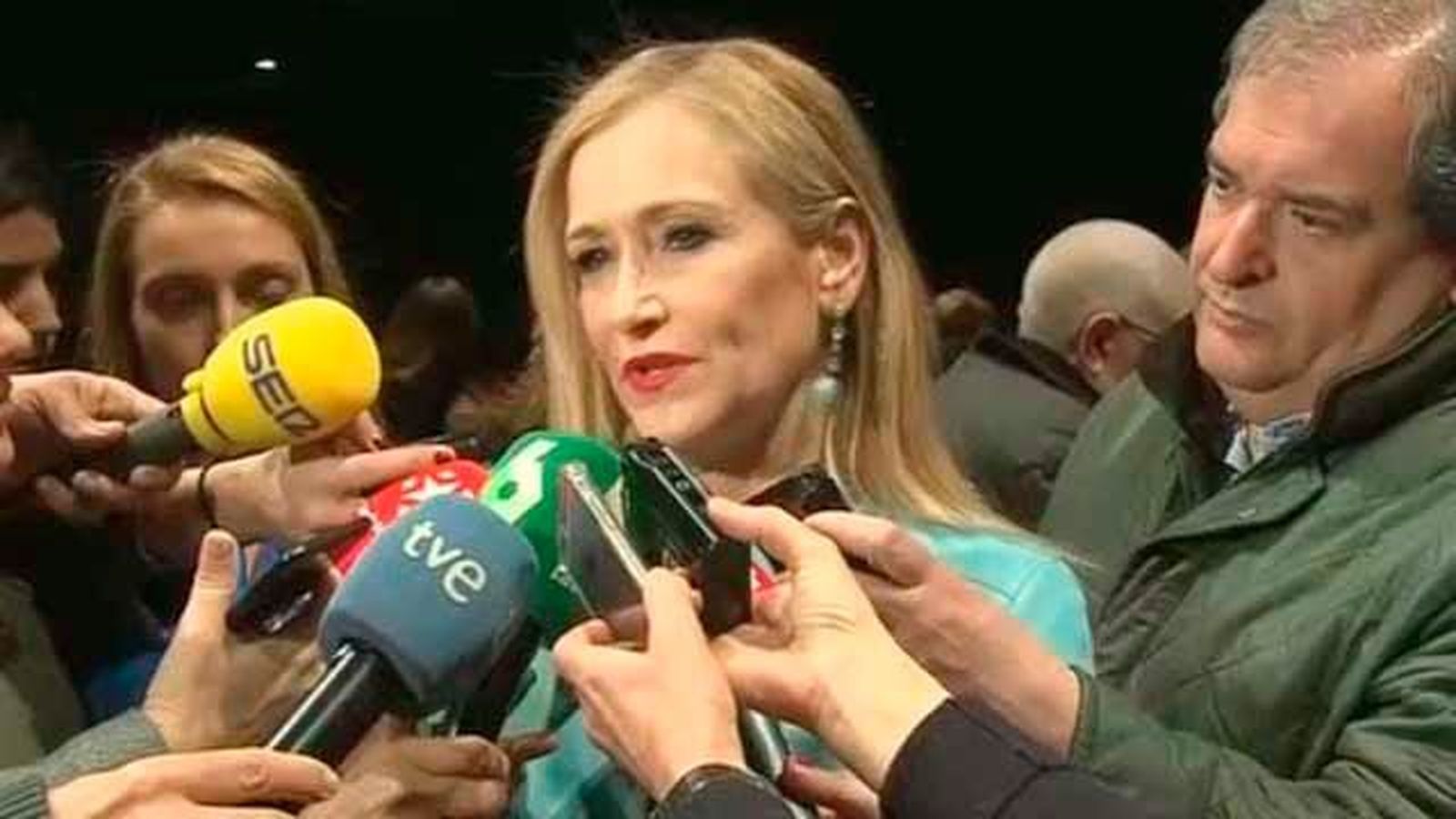 Cifuentes se querellará contra Granados por falsedad y atentado contra su honor