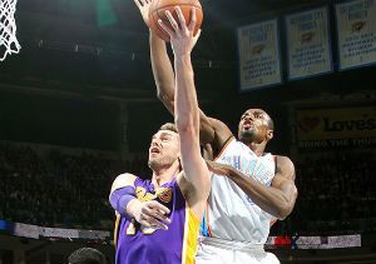 Durant y los Thunder se exhiben ante los esperpénticos Lakers
