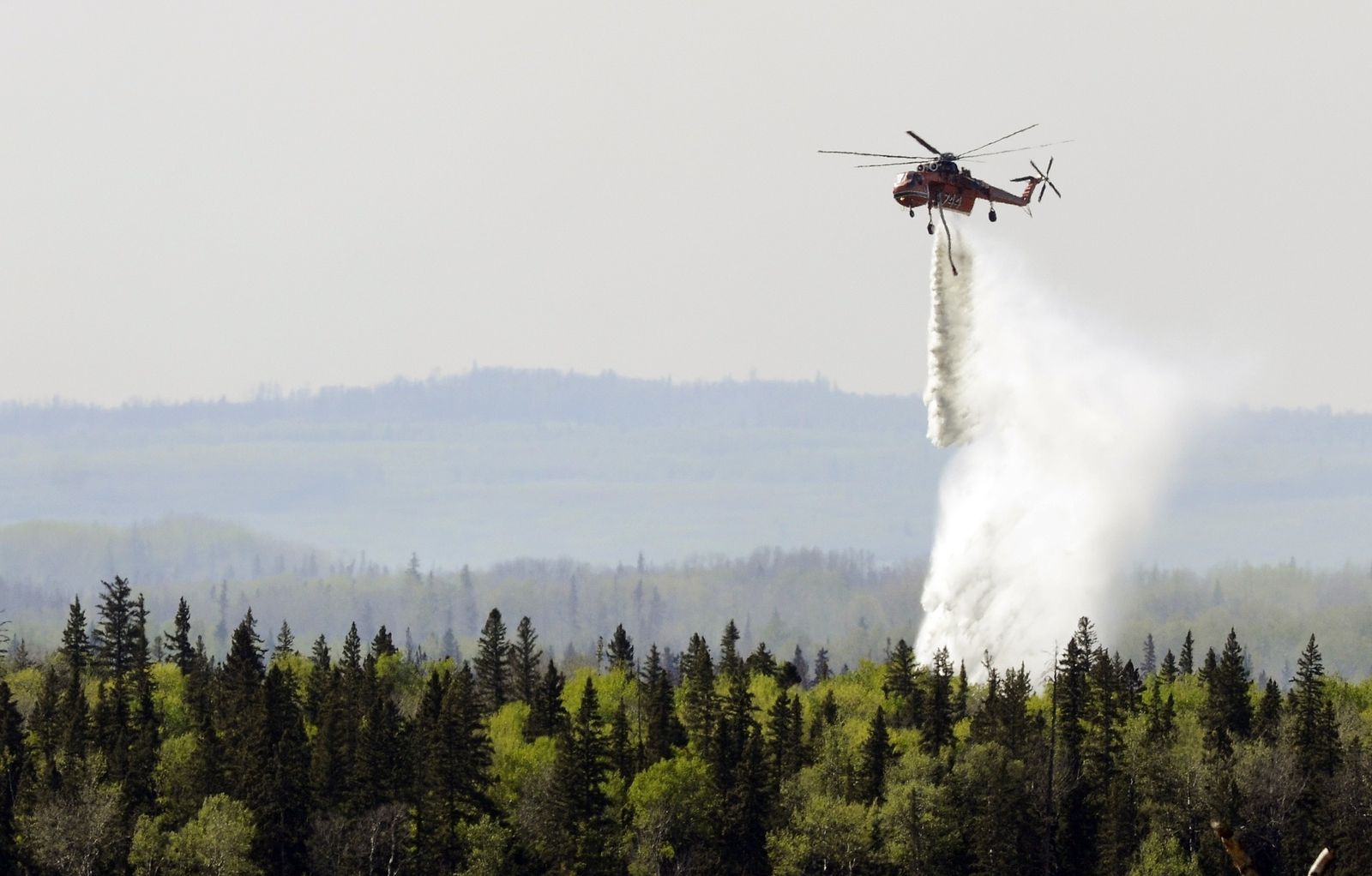 La provincia canadiense de Alberta declara el estado de emergencia por la ola de incendios