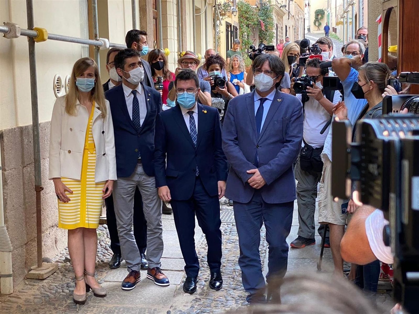 Puigdemont acusa a Sánchez de dialogar solo con quienes le apoyan en el Parlamento