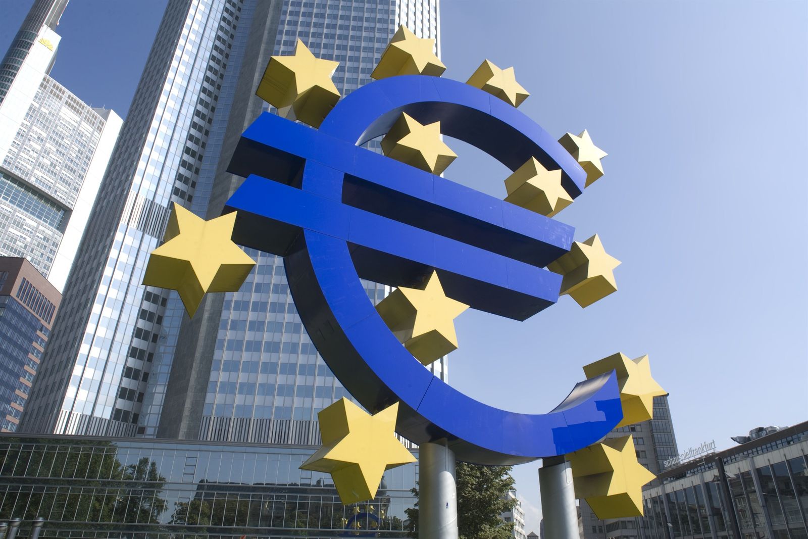 El BCE baja el precio del dinero en 0,25 puntos y lo fija en el 3%