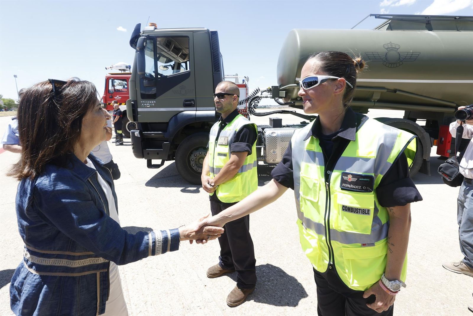 La ministra de Defensa, Margarita Robles, en la base aérea de Torrejón de Ardoz
