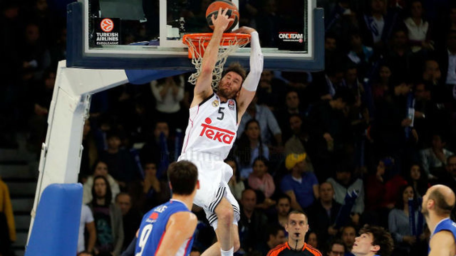 Rudy Fernández ante el Efes