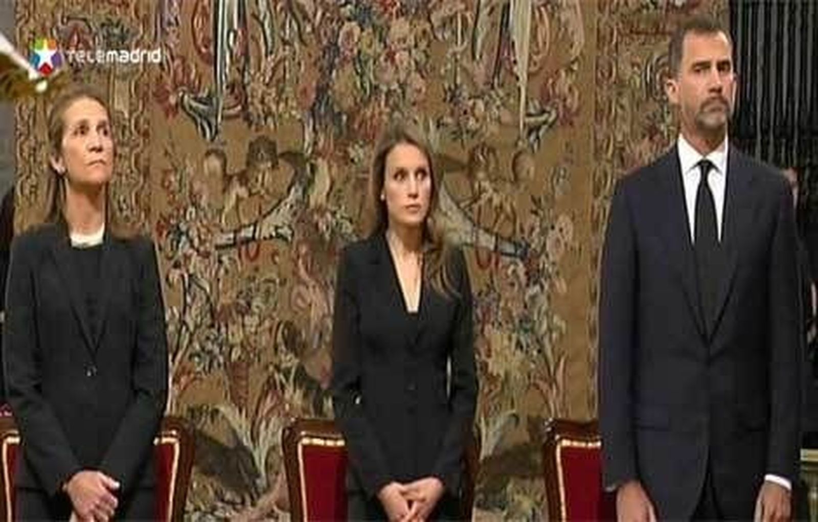 Los Príncipes presiden en Santiago el funeral por las víctimas del tren