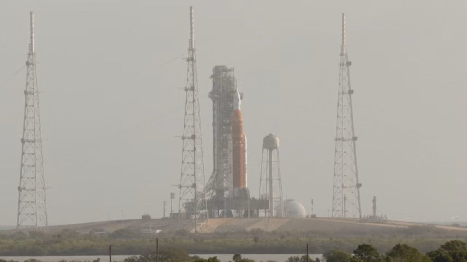 Cuenta atrás para Artemis II: el cohete ya está listo en Florida