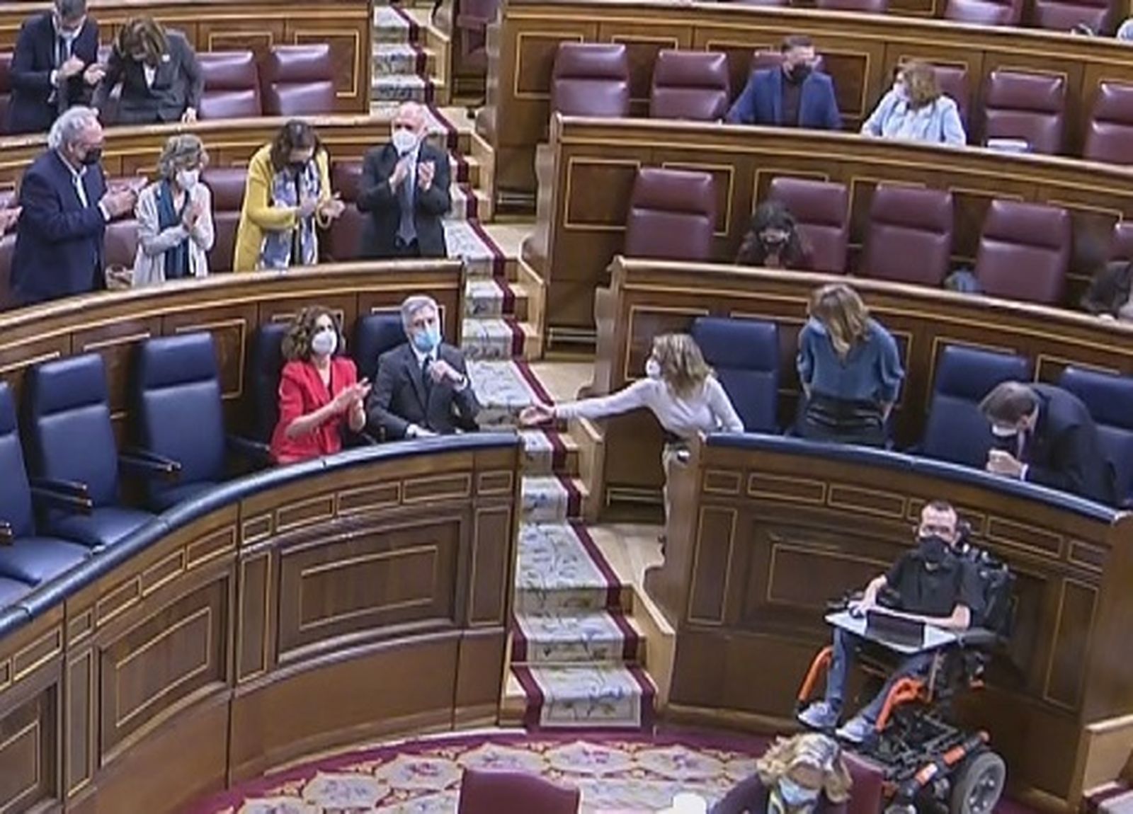 Marlaska ignora el saludo de la ministra de Transportes, Raquel Sánchez en el Congreso