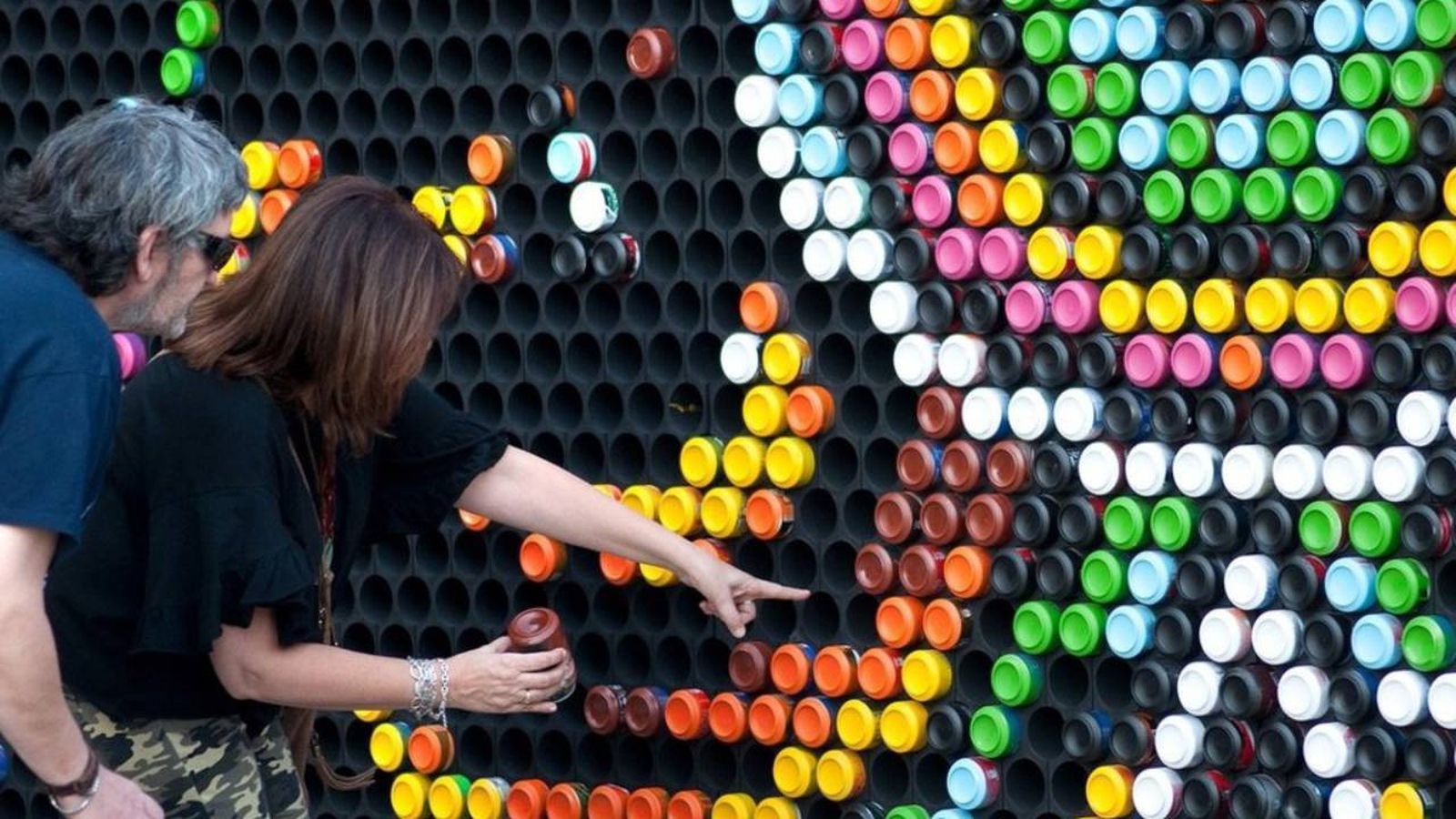 Imagen de archivo de un proyecto mural con la técnica pixelata