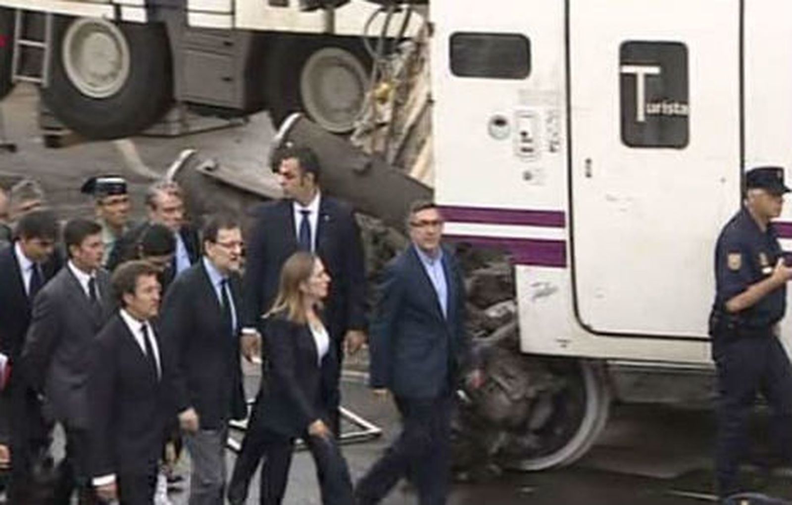 El Rey, el Príncipe, Rajoy y partidos transmiten su "pesar" a las familias de las víctimas
