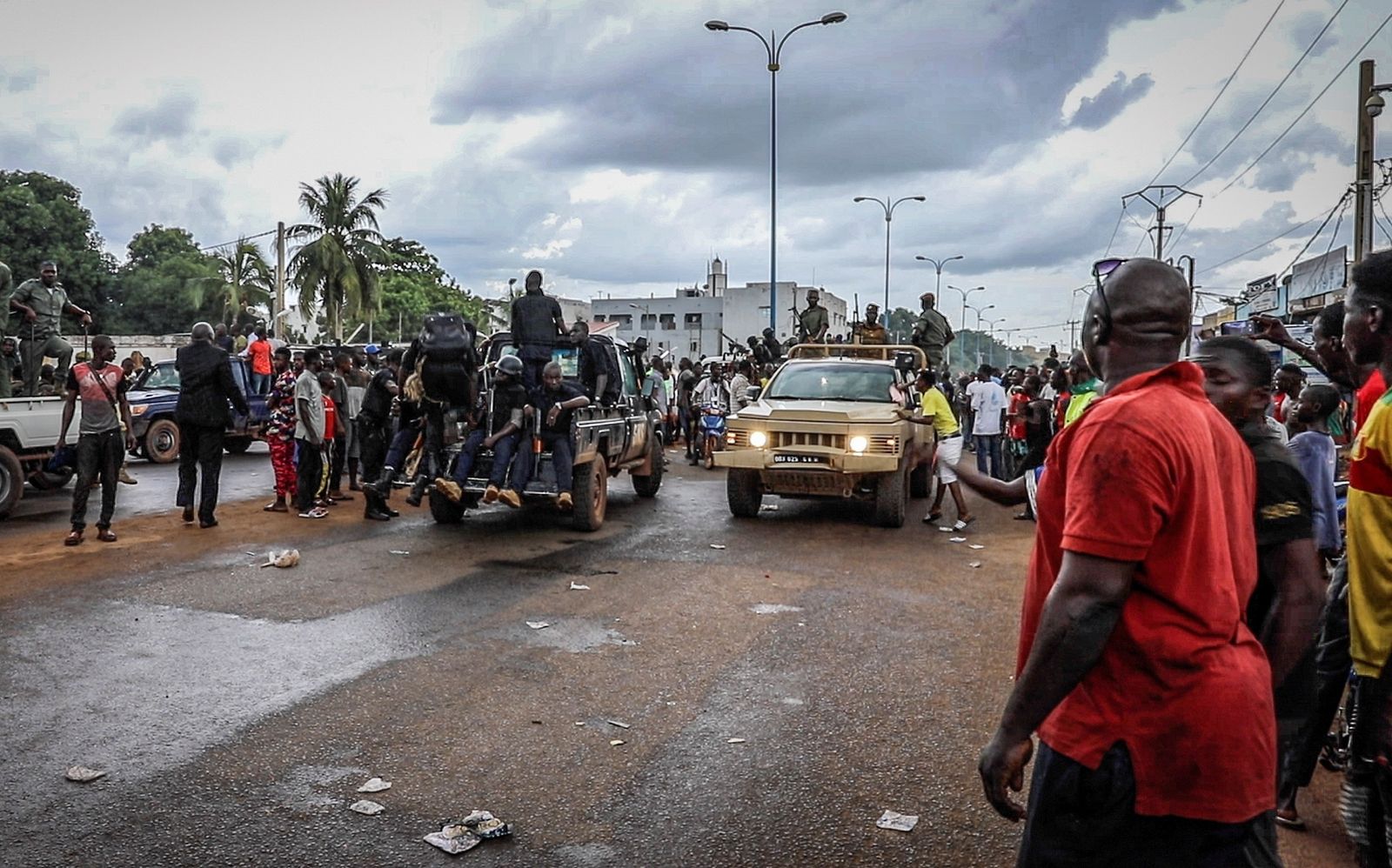 El "Comité Nacional de Salvación" toma el poder en Mali y promete elecciones