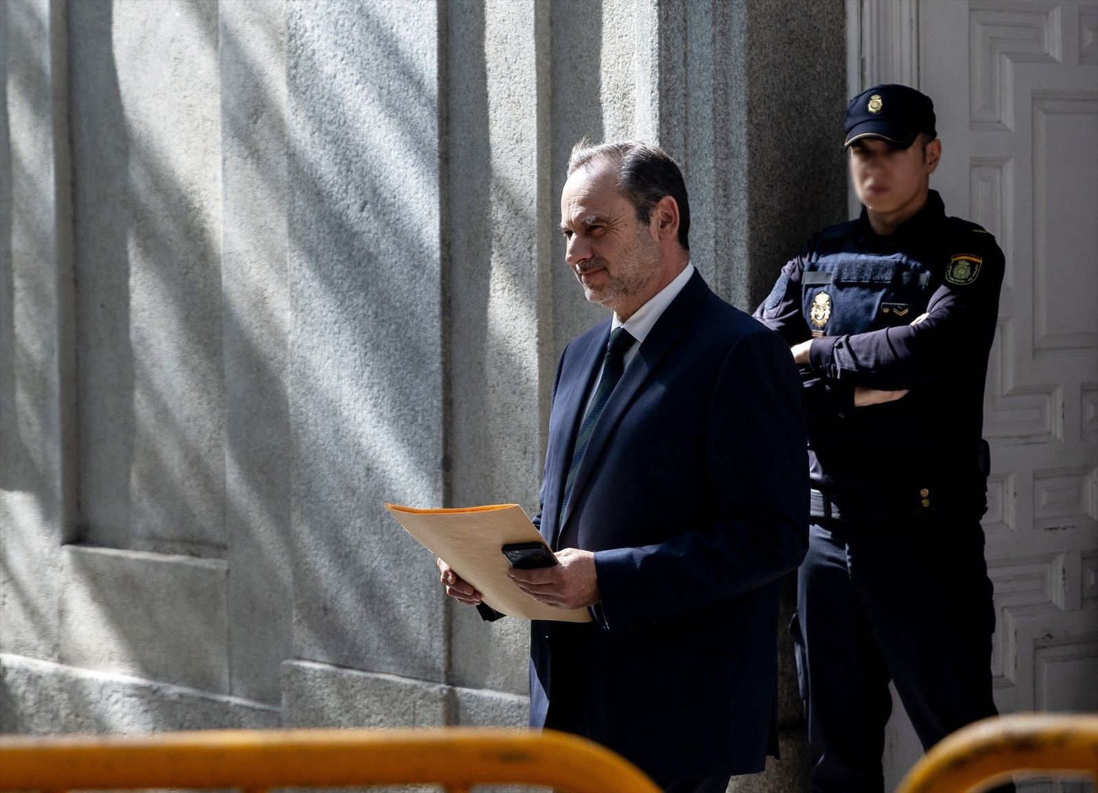 Ábalos vuelve a escribir desde prisión y denuncia un “doble rasero” del PSOE