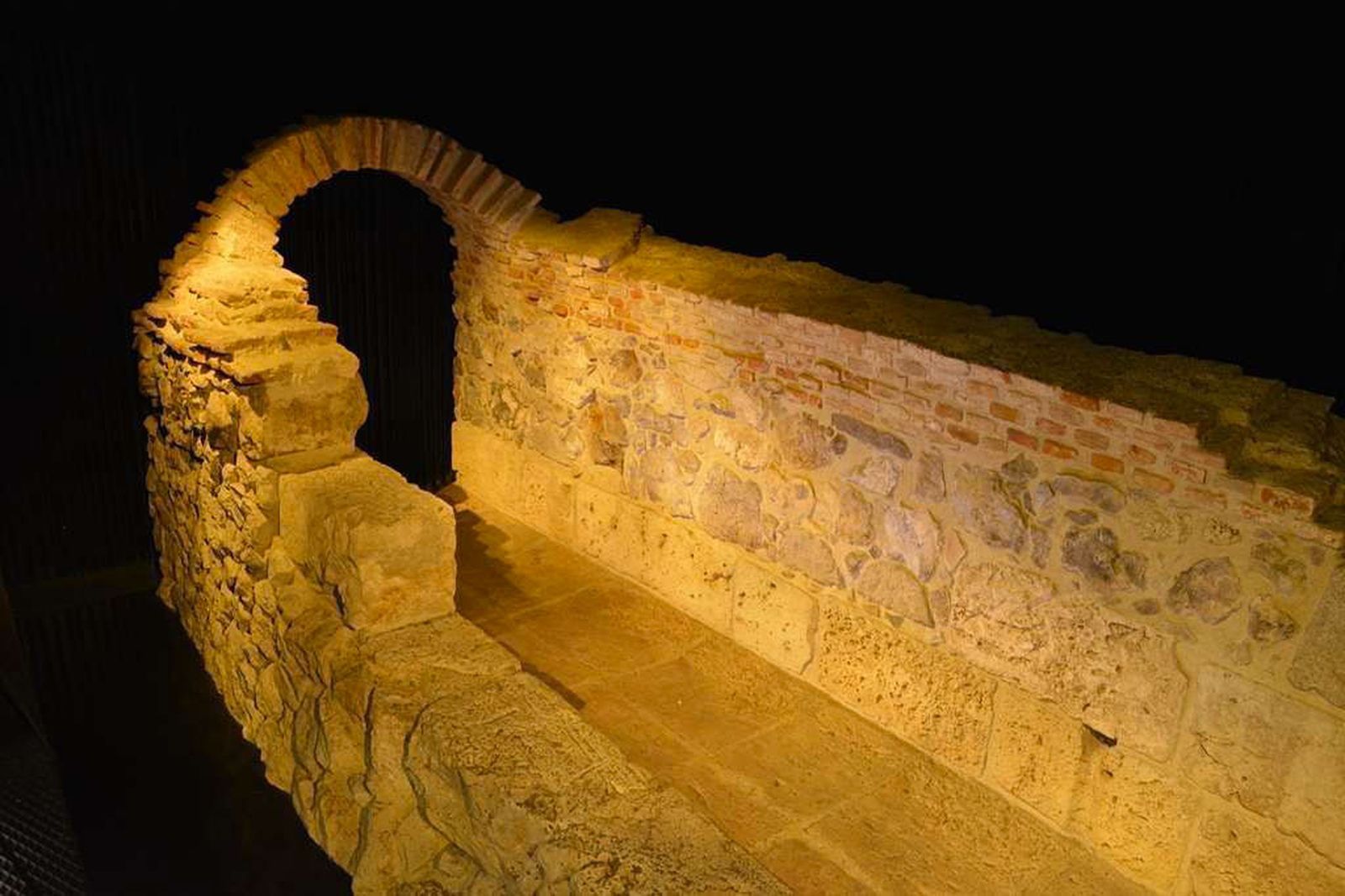 Otra de las piezas hidráulicas de Los Caños del Peral, Ópera