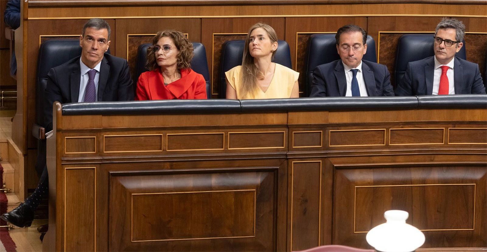 Feijóo: "El Gobierno está colapsado, la legislatura está muerta"