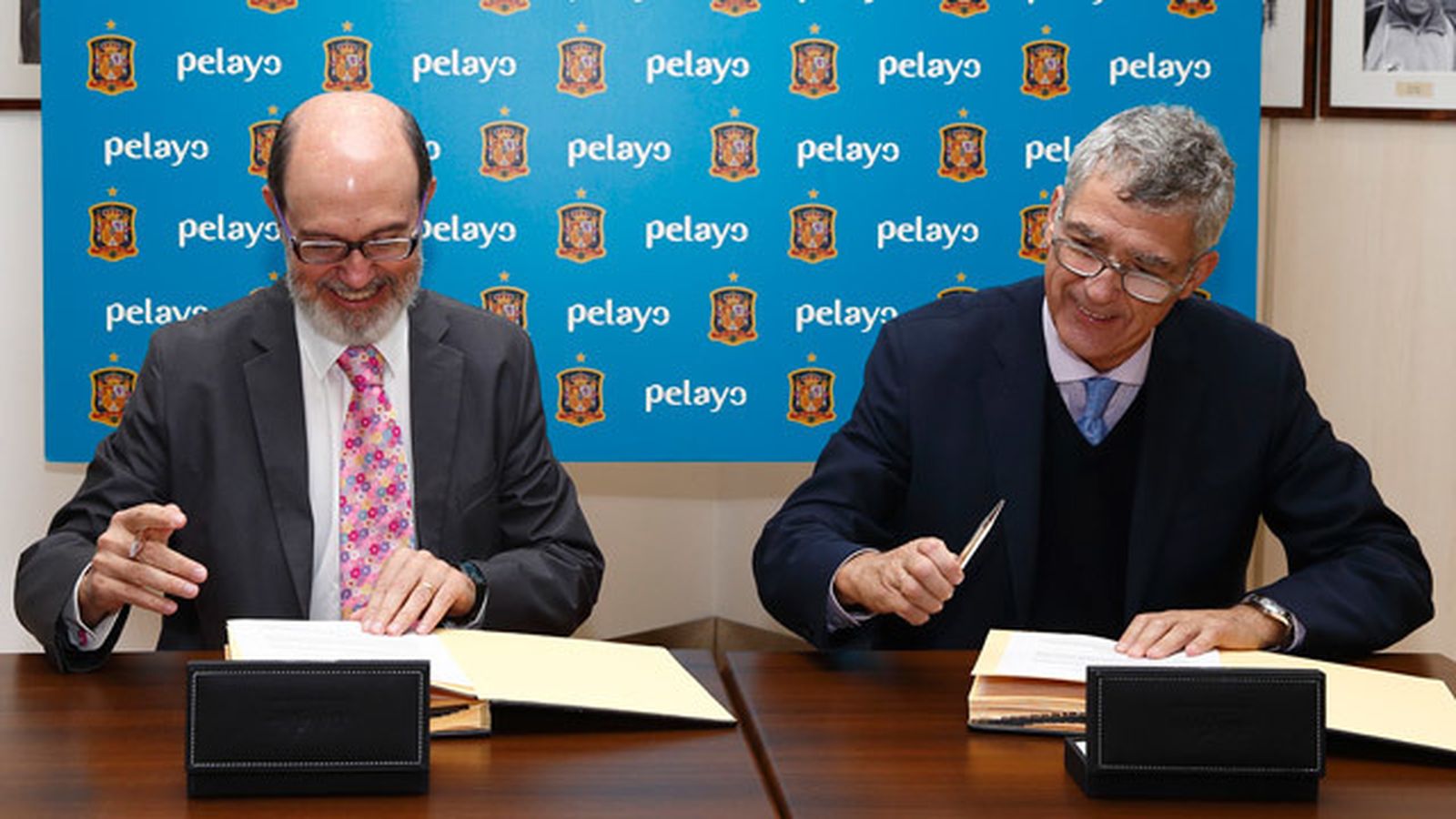 El presidente de Pelayo, José Boada, y Ángel María Villar, presidente de la RFEF