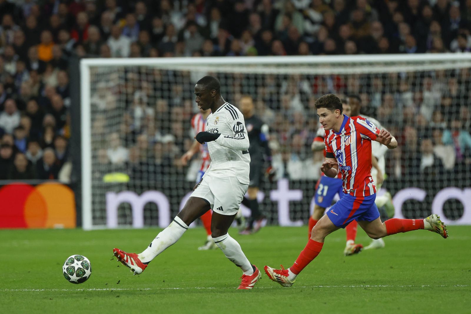 Mendy ante el Atlético de Madrid