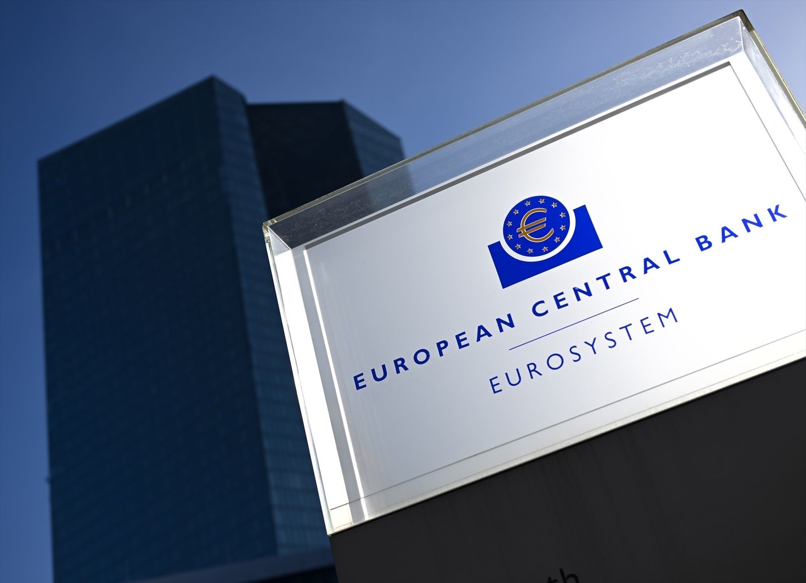El BCE decide bajar por segunda vez este año los tipos de interés