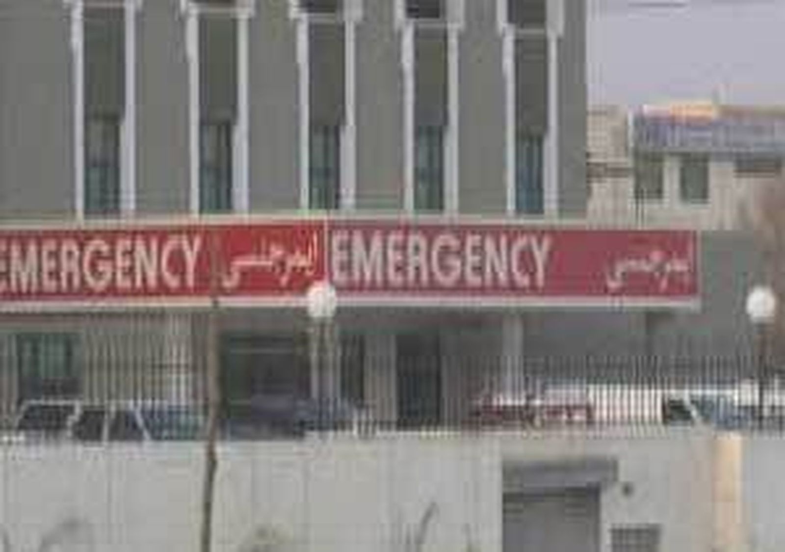 18 muertos en un tiroteo y posterior incendio de minibus en Pakistán