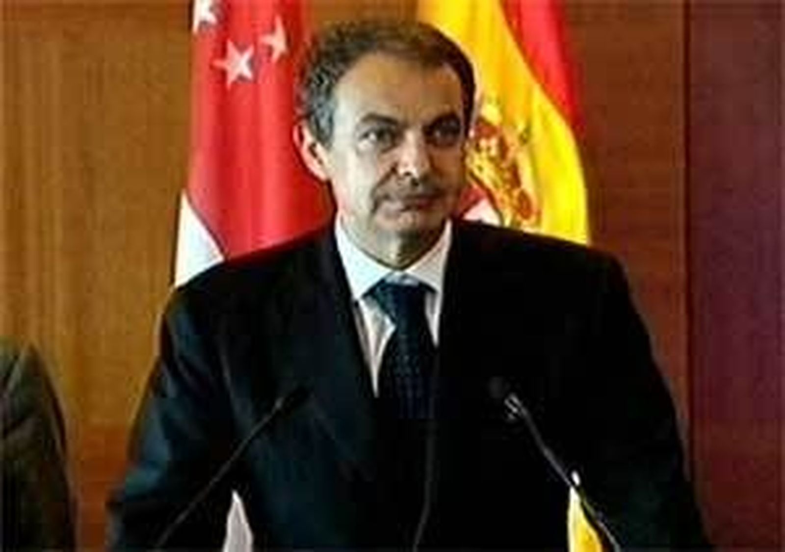 Zapatero: la economía española es "un  poderoso transatlántico" a pesar de las dificultades