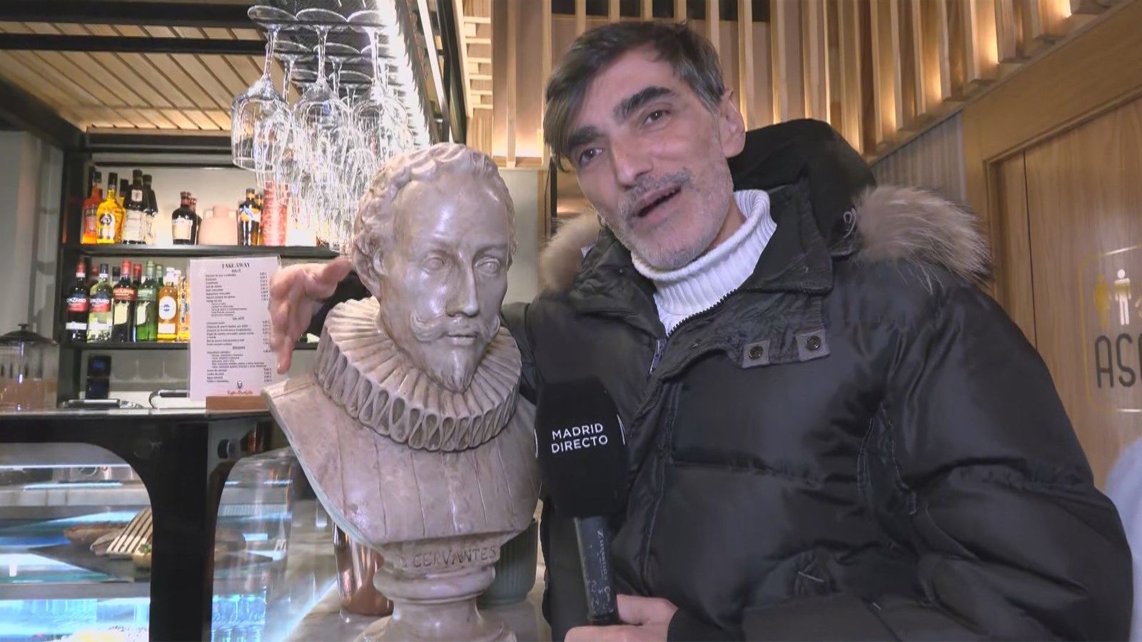 La Plaza de España acoge al Café Cervantes 4 años después de su construcción