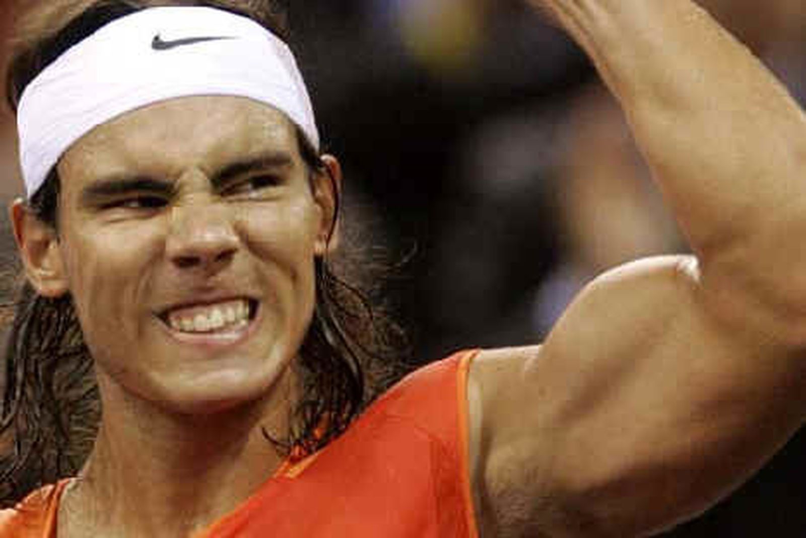 Nadal se deshace del francés Llodra y alcanza las semifinales