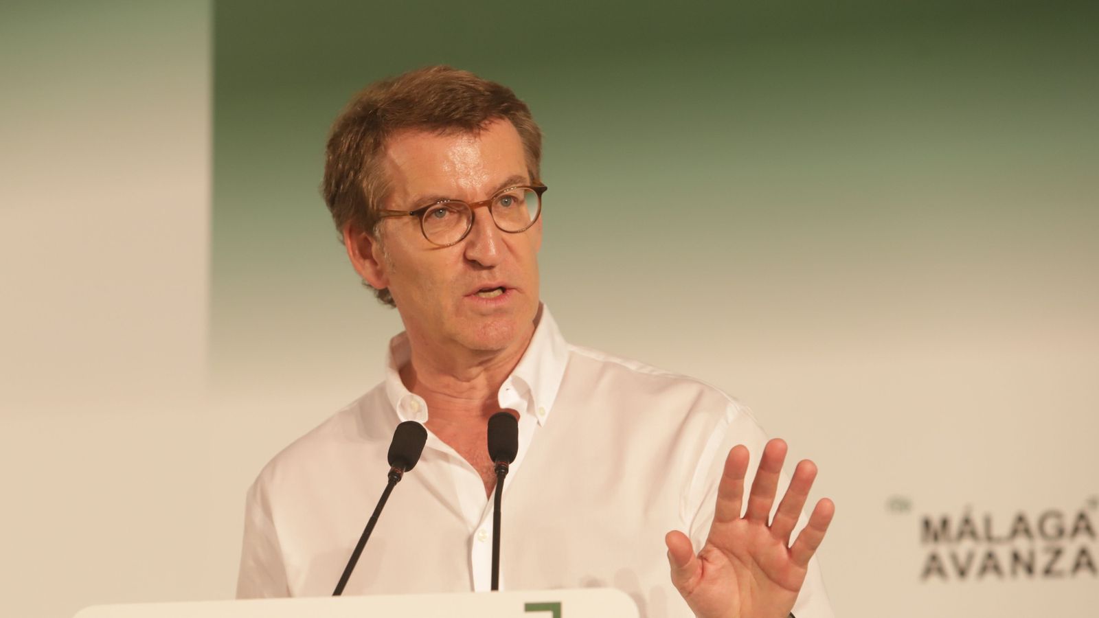 Sánchez acusa al PP de "apoyar" a Argelia y Feijóo critica que al presidente le estorbe “todo el que le lleva la contraria”