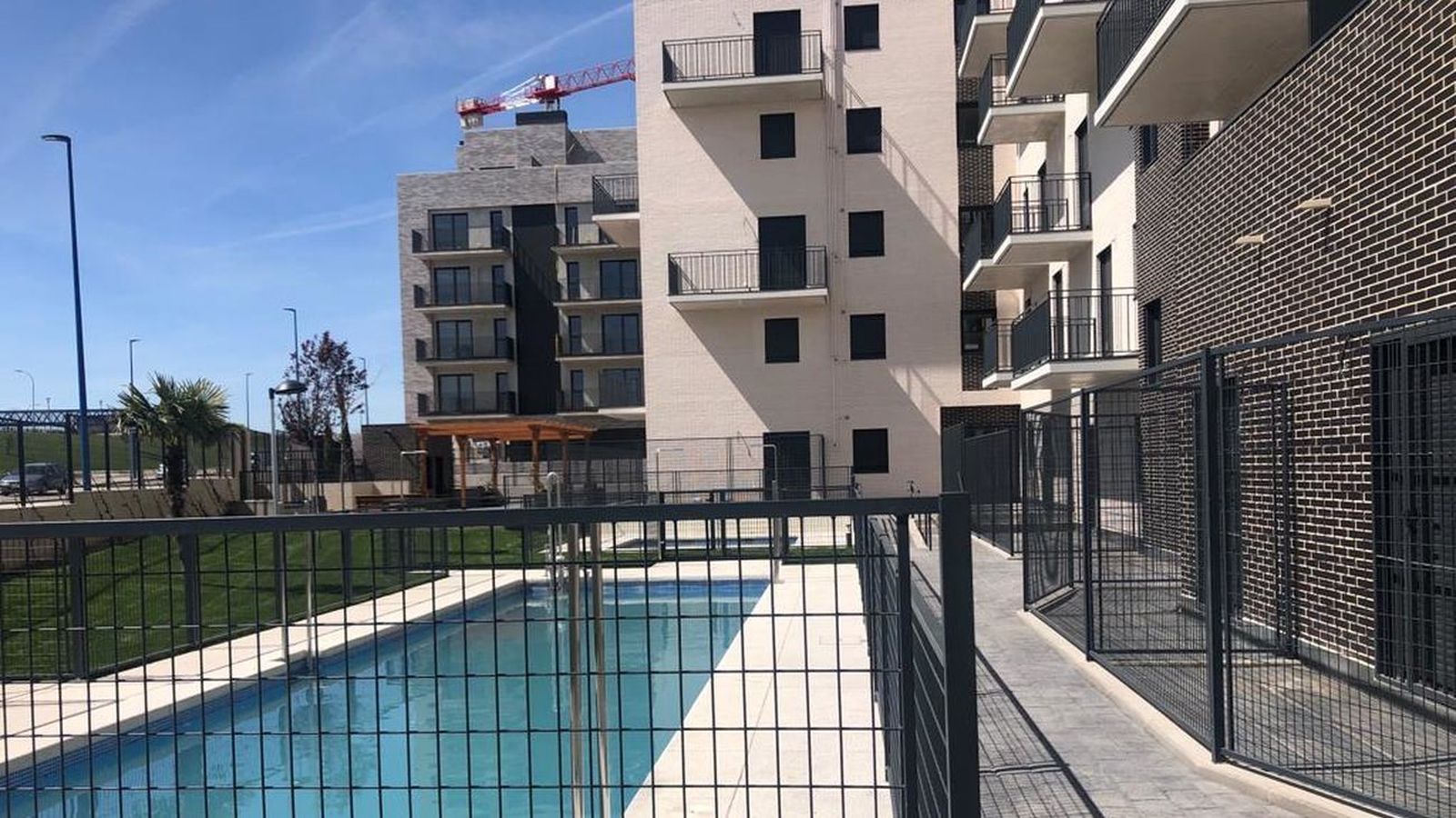 Urbanización de viviendas en el nuevo desarrollo Puerta de Fuenlabrada de Leganés