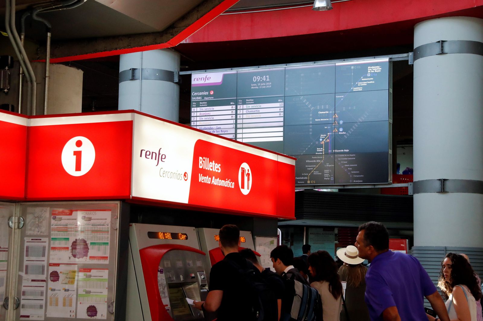 Normalidad y servicios mínimos cumplidos en la huelga en Renfe