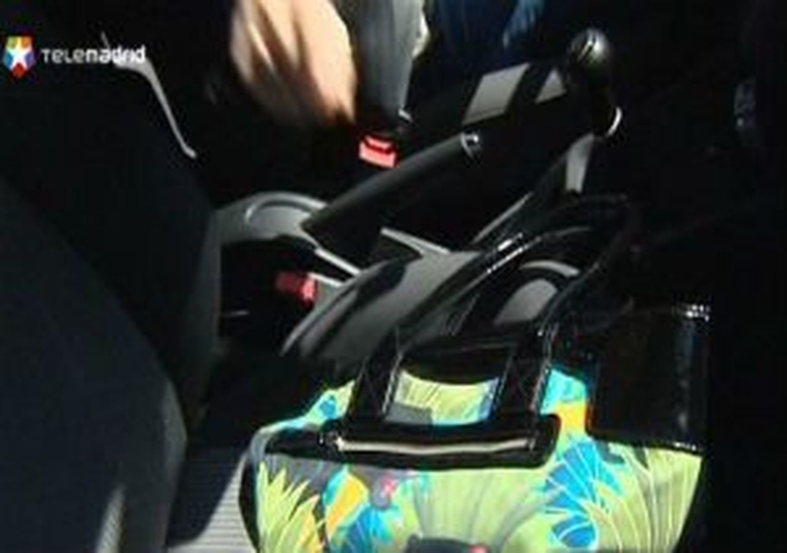 Proliferan los robos con motorista en los semáforos