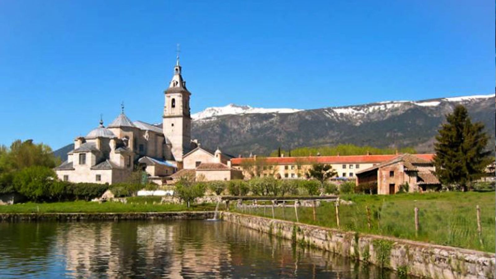 El Monasterio de El Paular acoge el Mercado de Productos Artesanos