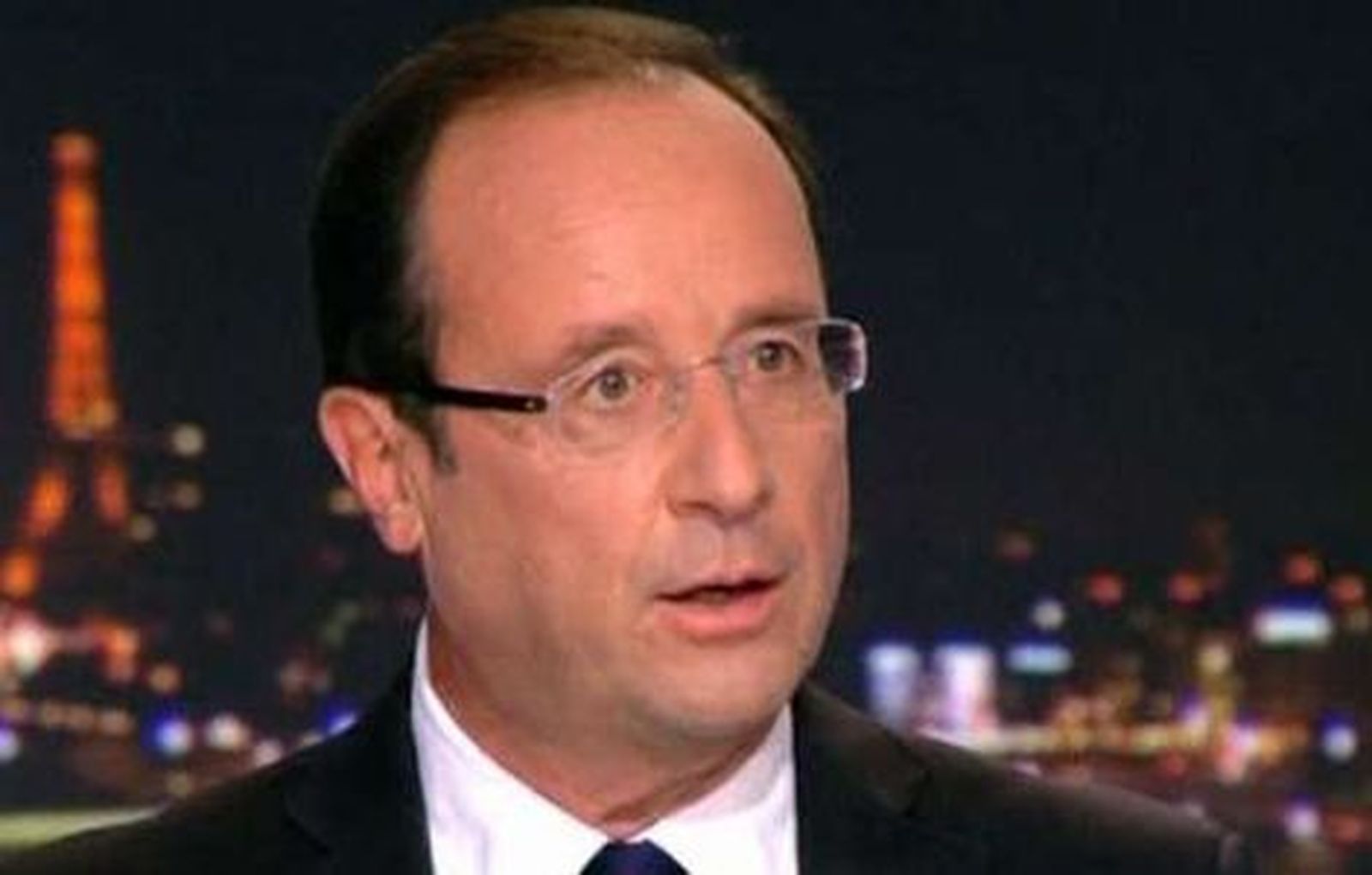 Hollande admite que Francia crecerá menos en 2013 y anuncia recortes masivos